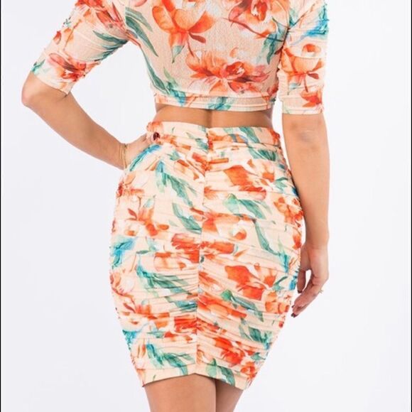 Crop TopFloral Skirt Set - Picture 2 of 8